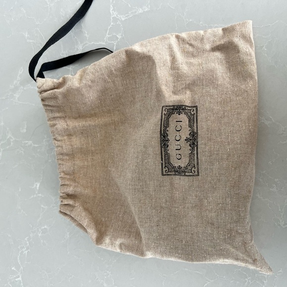 Gucci belt worn once - Picture 4 of 4